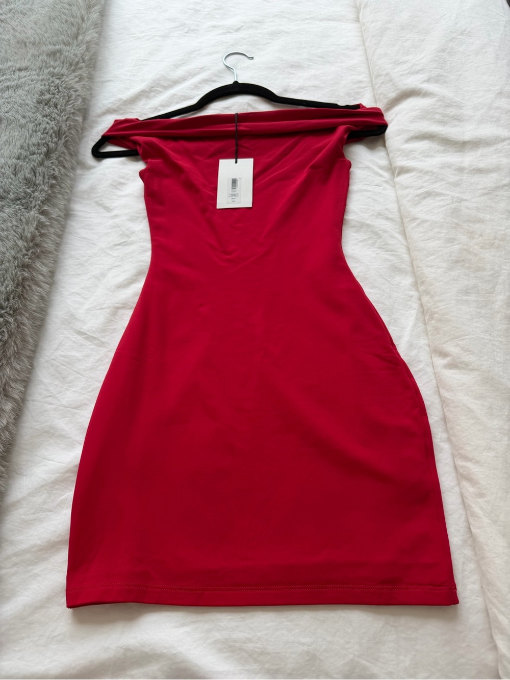 NWT Aritzia Off-Shoulder Red Contour Dress in XS